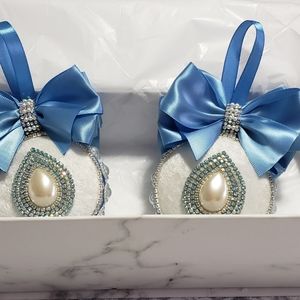 Victorian Exclusive Christmas Ornaments set of 2 Medallions in a Gift Box